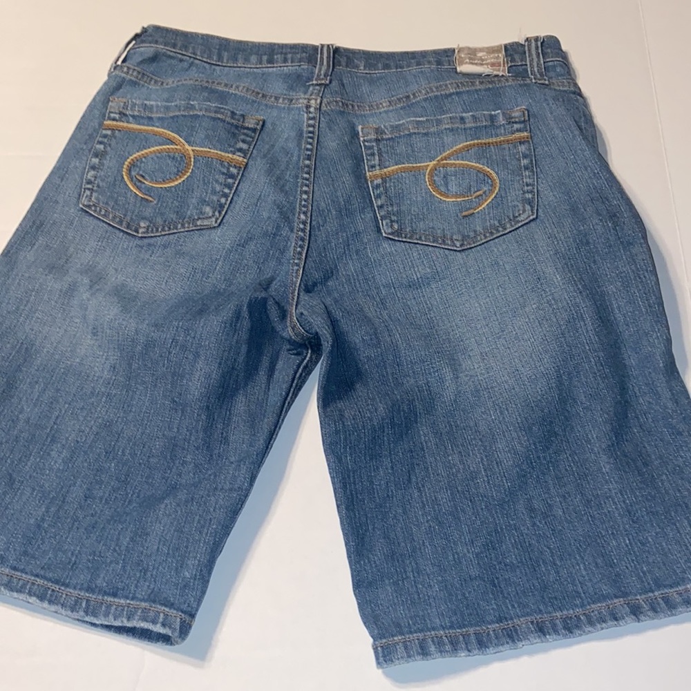 Z Cavaricci Authentic Vintage Bermuda jean shorts size 8.